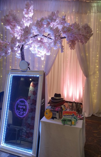 Selfie Mirror for your Wedding or Party