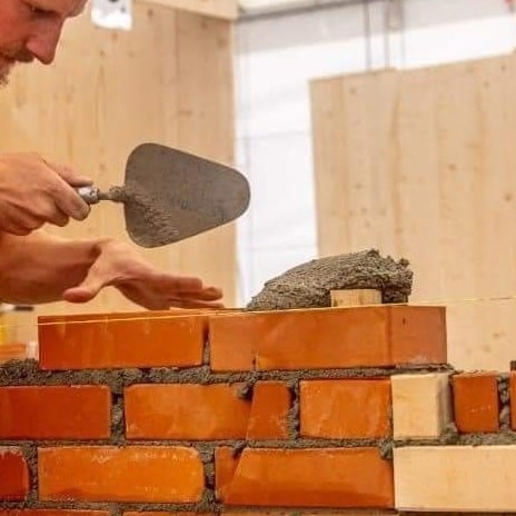 Bricklayer wanted to join an existing squad